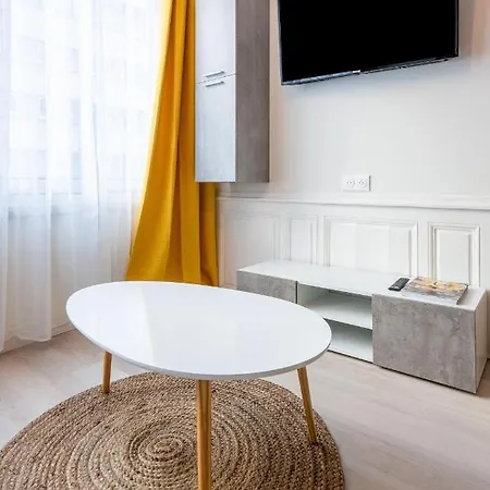 Le Perret-cathedrale Centre-ville Wifi Netflix Apartment